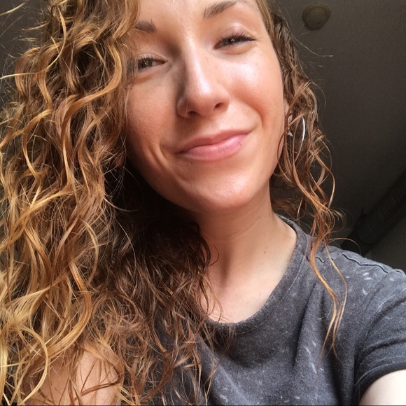 Meet your Posher, Brittany - Picture 2 of 3